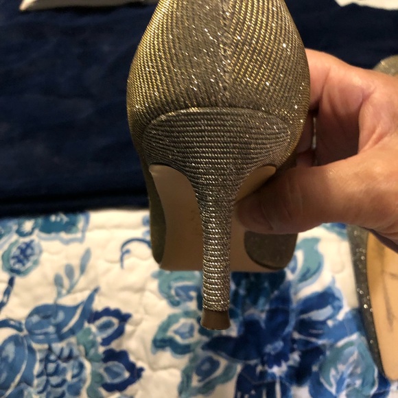 Nina Color Steel Luna Shine Dressy 2 1/2 Inch Heels Wore Once EUC - Picture 6 of 8